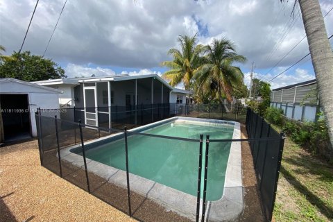 Casa en venta en Miramar, Florida, 3 dormitorios, 109.62 m2 № 1758938 - foto 12