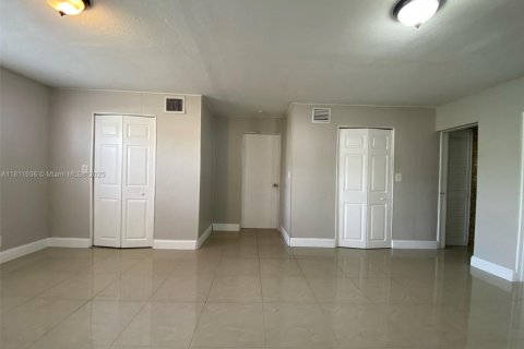 Casa en venta en Miramar, Florida, 3 dormitorios, 109.62 m2 № 1758938 - foto 7