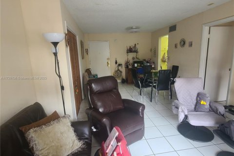 Condominio en venta en Miami, Florida, 1 dormitorio, 51.37 m2 № 2077200 - foto 4