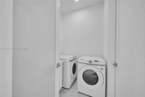 Casa en venta en Cape Coral, Florida, 3 dormitorios № 2033340 - foto 27