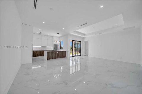 Casa en venta en Cape Coral, Florida, 3 dormitorios № 2033340 - foto 9