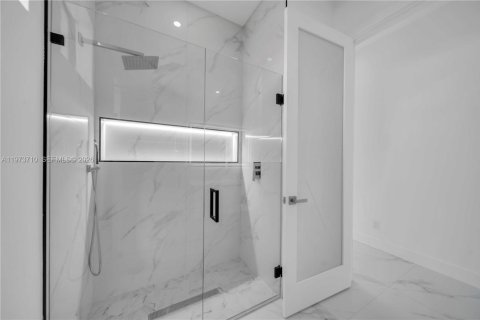 Casa en venta en Cape Coral, Florida, 3 dormitorios № 2033340 - foto 18