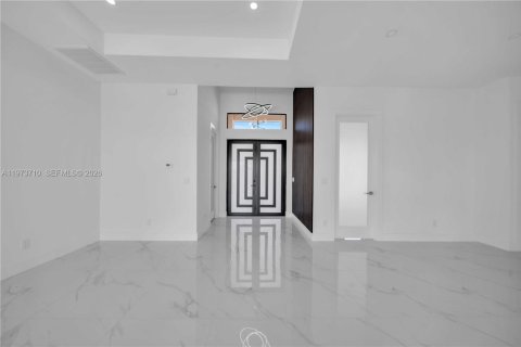 Casa en venta en Cape Coral, Florida, 3 dormitorios № 2033340 - foto 7