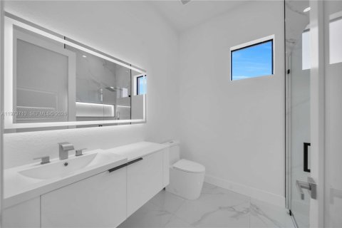 Casa en venta en Cape Coral, Florida, 3 dormitorios № 2033340 - foto 17