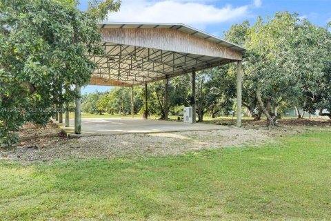 House in Homestead, Florida 4 bedrooms, 211.54 sq.m. № 2003141 - photo 25