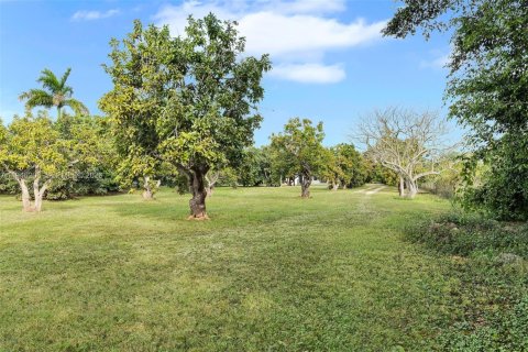 House in Homestead, Florida 4 bedrooms, 211.54 sq.m. № 2003141 - photo 27