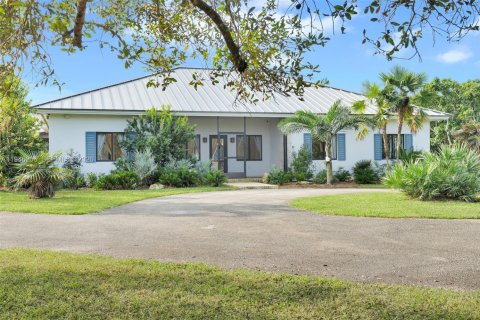 House in Homestead, Florida 4 bedrooms, 211.54 sq.m. № 2003141 - photo 16