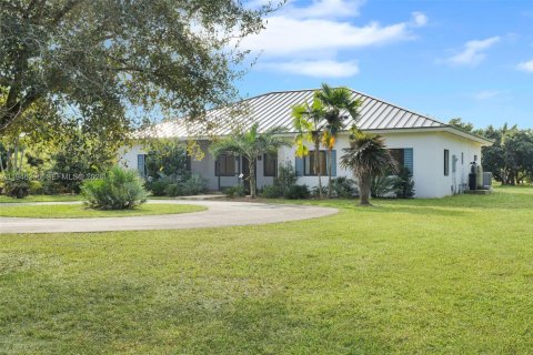House in Homestead, Florida 4 bedrooms, 211.54 sq.m. № 2003141 - photo 15
