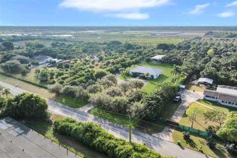 House in Homestead, Florida 4 bedrooms, 211.54 sq.m. № 2003141 - photo 4