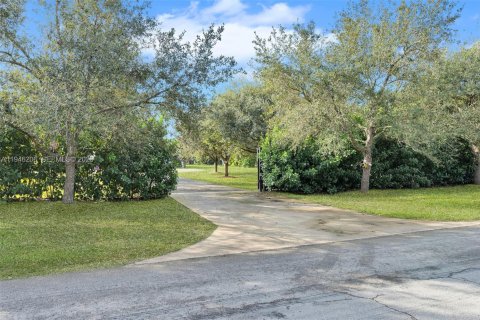 House in Homestead, Florida 4 bedrooms, 211.54 sq.m. № 2003141 - photo 11