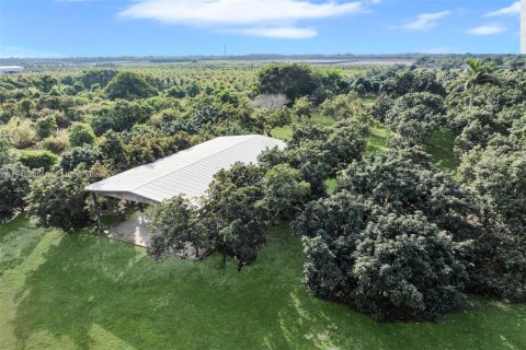 House in Homestead, Florida 4 bedrooms, 211.54 sq.m. № 2003141 - photo 10