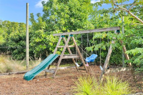 House in Homestead, Florida 4 bedrooms, 211.54 sq.m. № 2003141 - photo 17