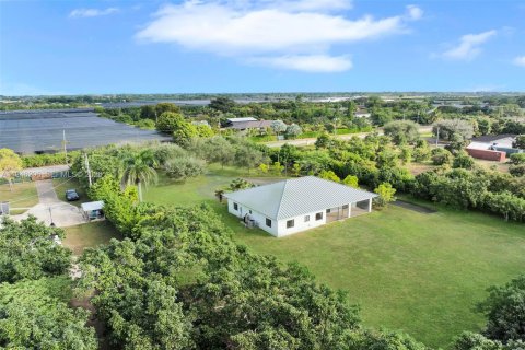 House in Homestead, Florida 4 bedrooms, 211.54 sq.m. № 2003141 - photo 9