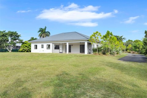 House in Homestead, Florida 4 bedrooms, 211.54 sq.m. № 2003141 - photo 23