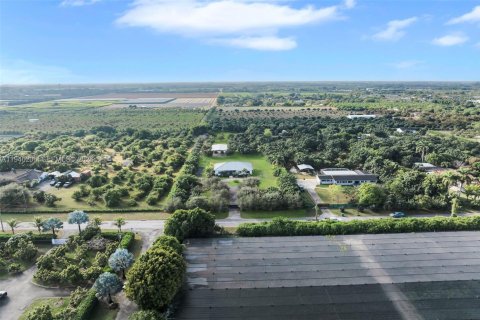 House in Homestead, Florida 4 bedrooms, 211.54 sq.m. № 2003141 - photo 5