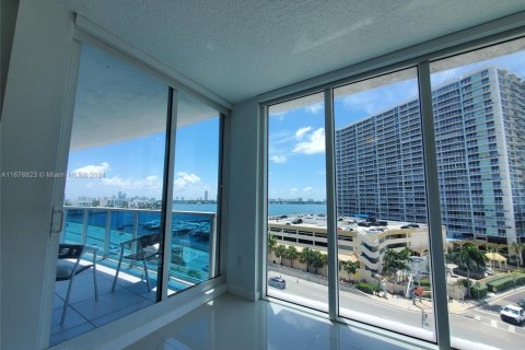 Condo in North Bay Village, Florida, 2 bedrooms  № 1729502 - photo 10