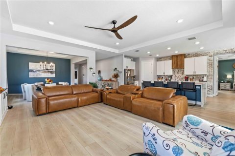 House in Lakewood Ranch, Florida 4 bedrooms, 263.66 sq.m. № 2421877 - photo 17