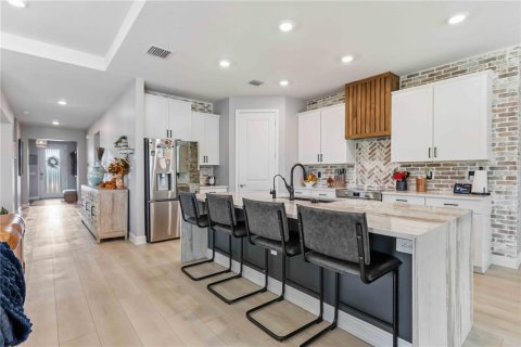 House in Lakewood Ranch, Florida 4 bedrooms, 263.66 sq.m. № 2421877 - photo 9