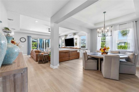 House in Lakewood Ranch, Florida 4 bedrooms, 263.66 sq.m. № 2421877 - photo 7