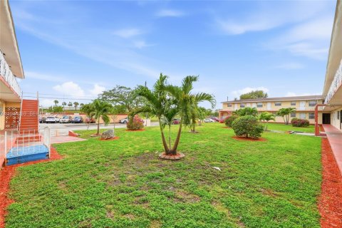 Снять в аренду кондоминиум в Майами, Флорида 1 спальня, 41.81м2, № 2000690 - фото 12