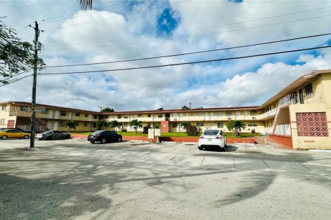 Снять в аренду кондоминиум в Майами, Флорида 1 спальня, 41.81м2, № 2000690 - фото 9