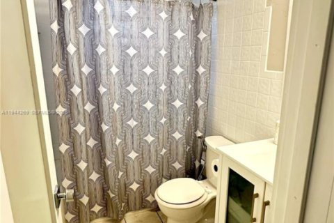 Снять в аренду кондоминиум в Майами, Флорида 1 спальня, 41.81м2, № 2000690 - фото 8