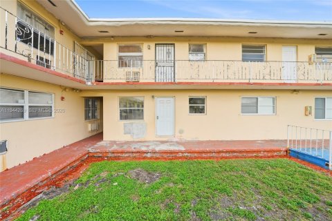 Снять в аренду кондоминиум в Майами, Флорида 1 спальня, 41.81м2, № 2000690 - фото 13