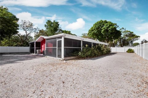 House in Sarasota, Florida 5 bedrooms, 353.03 sq.m. № 1520910 - photo 20