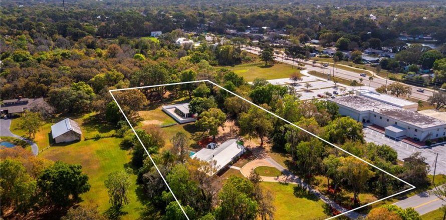 House in Sarasota, Florida 5 bedrooms, 353.03 sq.m. № 1520910