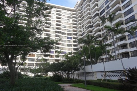 Copropriété à louer à Hallandale Beach, Floride: 1 chambre, 92.9 m2 № 1839635 - photo 6