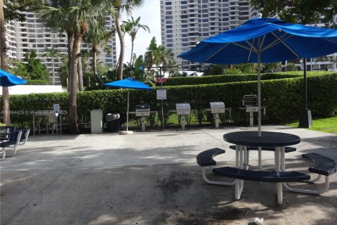 Copropriété à louer à Hallandale Beach, Floride: 1 chambre, 92.9 m2 № 1839635 - photo 8