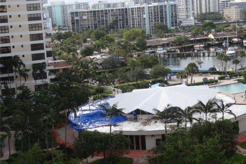 Copropriété à louer à Hallandale Beach, Floride: 1 chambre, 92.9 m2 № 1839635 - photo 4