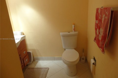 Copropriété à louer à Hallandale Beach, Floride: 1 chambre, 92.9 m2 № 1839635 - photo 19