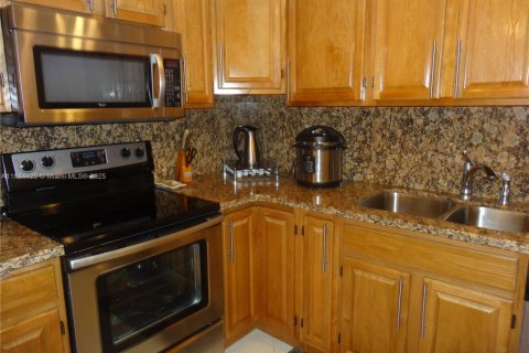 Copropriété à louer à Hallandale Beach, Floride: 1 chambre, 92.9 m2 № 1839635 - photo 16