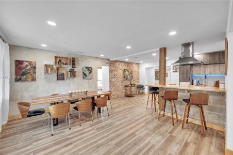 Купить виллу или дом в Майами, Флорида 5 спален, 257.15м2, № 1974394 - фото 8