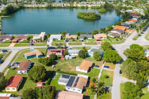 Купить виллу или дом в Майами, Флорида 5 спален, 257.15м2, № 1974394 - фото 7