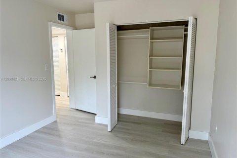 Appartement à louer à Miami, Floride: 3 chambres, 102.38 m2 № 2397730 - photo 15