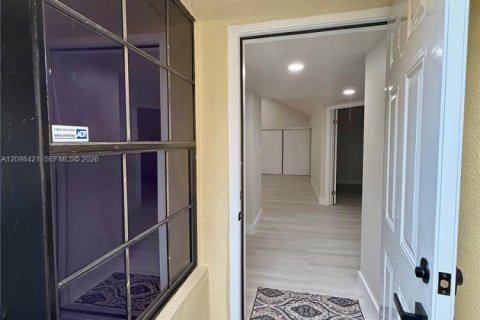 Appartement à louer à Miami, Floride: 3 chambres, 102.38 m2 № 2397730 - photo 19