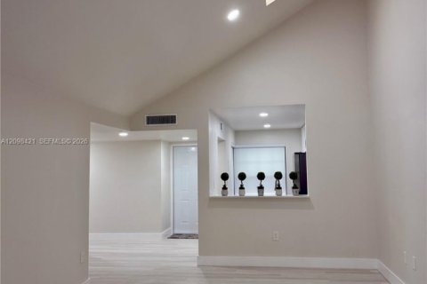 Appartement à louer à Miami, Floride: 3 chambres, 102.38 m2 № 2397730 - photo 3