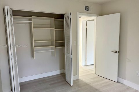 Appartement à louer à Miami, Floride: 3 chambres, 102.38 m2 № 2397730 - photo 16