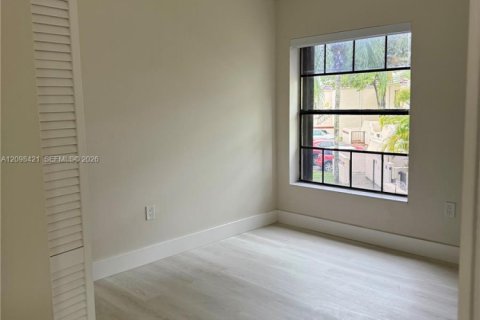 Appartement à louer à Miami, Floride: 3 chambres, 102.38 m2 № 2397730 - photo 17