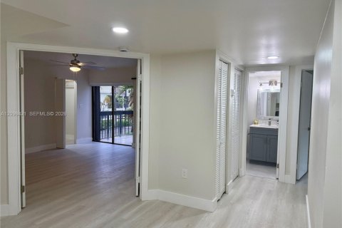 Appartement à louer à Miami, Floride: 3 chambres, 102.38 m2 № 2397730 - photo 6