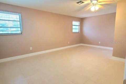 House in Punta Gorda, Florida 3 bedrooms, 155.43 sq.m. № 2214227 - photo 14