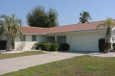 House in Punta Gorda, Florida 3 bedrooms, 155.43 sq.m. № 2214227