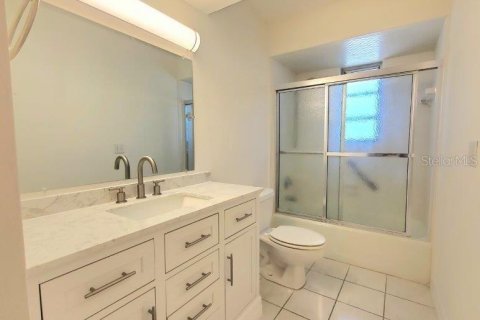 House in Punta Gorda, Florida 3 bedrooms, 155.43 sq.m. № 2214227 - photo 24