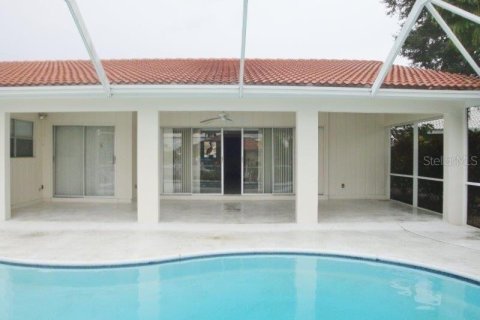 House in Punta Gorda, Florida 3 bedrooms, 155.43 sq.m. № 2214227 - photo 3
