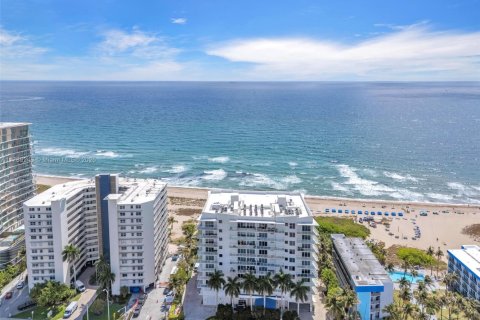 Condo in Pompano Beach, Florida, 3 bedrooms  № 1741719 - photo 9