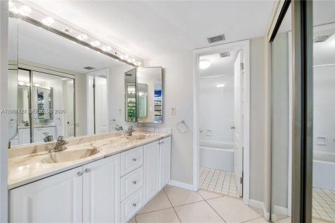 Copropriété à vendre à Pembroke Pines, Floride: 2 chambres, 94.85 m2 № 2071684 - photo 5