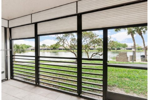 Condo in Pembroke Pines, Florida, 2 bedrooms  № 2071684