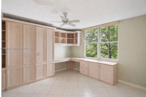 Copropriété à vendre à Pembroke Pines, Floride: 2 chambres, 94.85 m2 № 2071684 - photo 6